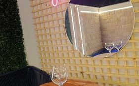 Studio luxo com piscina privativa e cascata no centro de porto de galinhas!